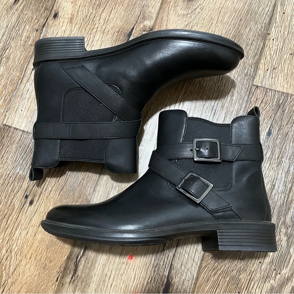 Umberto Raffini Shoes - Umberto Raffini Tanya Ankle Boots Black Size 40 US 9.5 Leather Upper